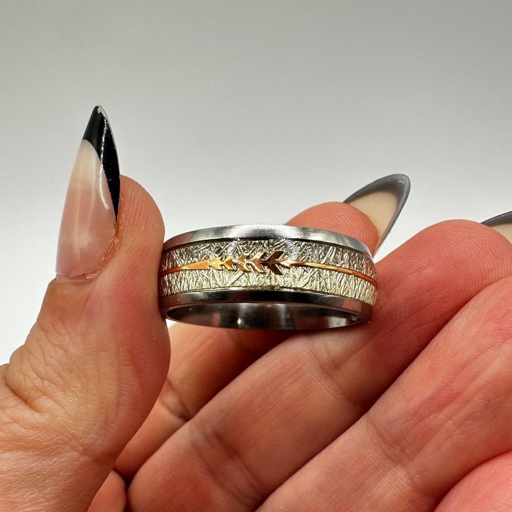 Men's size 13 silver with resin/high polish silver and rose‎ gold "arrow" ring!